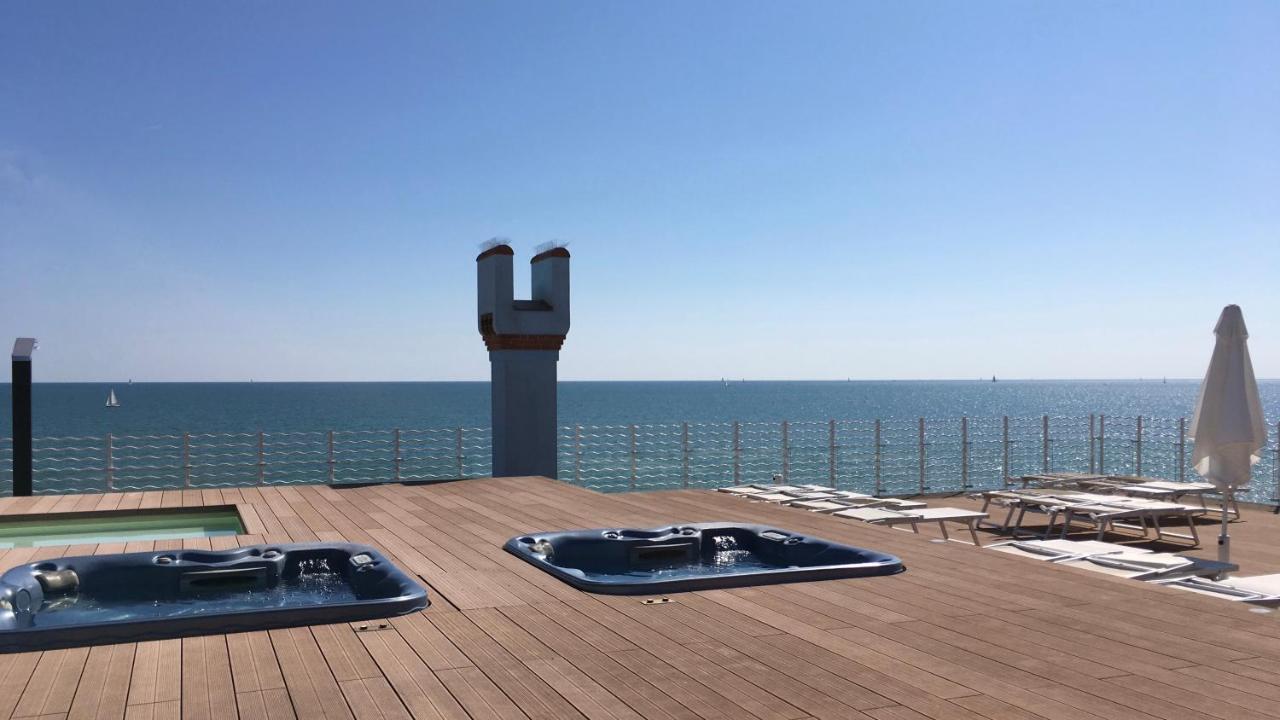 Ca Dell'Angelo - Caorle Lejlighedshotel Eksteriør billede