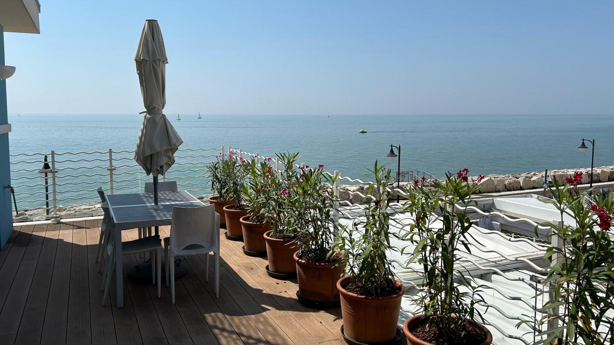 Ca Dell'Angelo - Caorle Lejlighedshotel Eksteriør billede